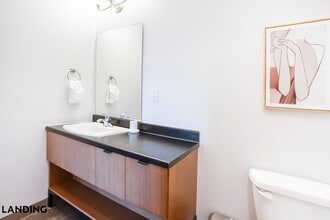 2621 S Jefferson Ave, Unit 321 in Springfield, MO - Building Photo - Building Photo