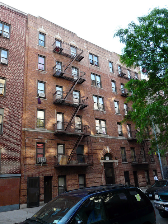 2490 Davidson Ave in Bronx, NY - Building Photo