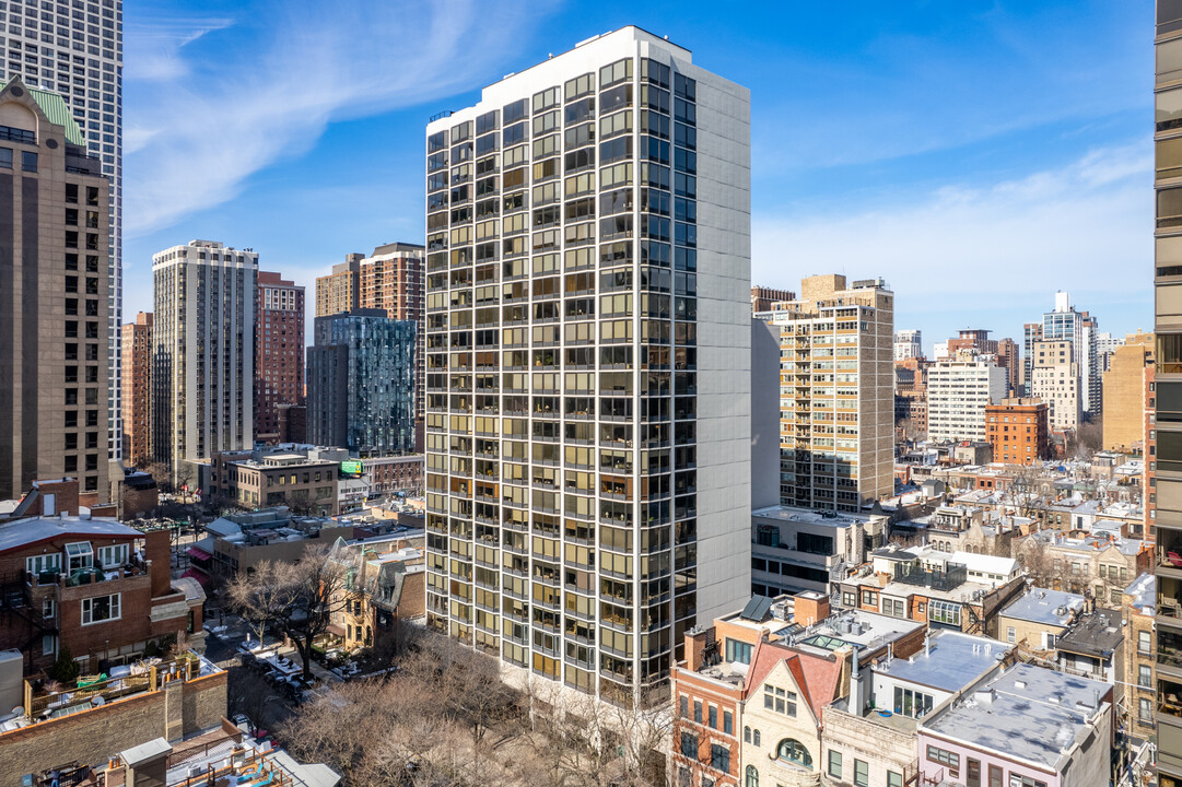 50 E Bellevue Pl in Chicago, IL - Foto de edificio