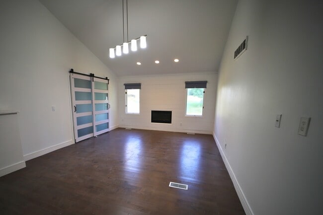 454 Woodland Dr W in Saline, MI - Building Photo - Building Photo