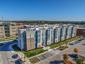 University Station in Norwood, OH - Foto de edificio - Building Photo