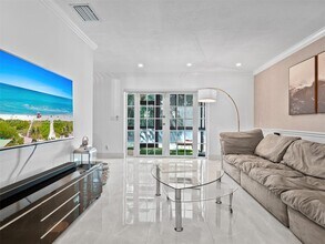 2553 NW 42nd Ave in Coconut Creek, FL - Building Photo - Building Photo