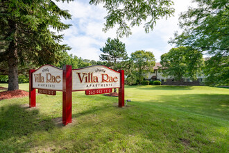 Villa Rae Apartments in Kenosha, WI - Building Photo - Building Photo