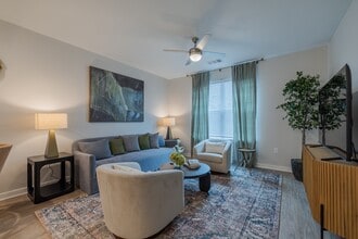 Madison Oaks in Savannah, GA - Foto de edificio - Building Photo