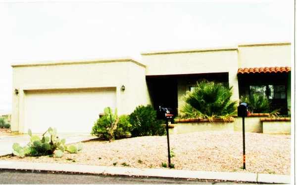 16518 N Lost Arrow Dr in Fountain Hills, AZ - Building Photo