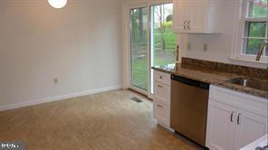 1015 Farm Haven Dr in Rockville, MD - Building Photo - Building Photo