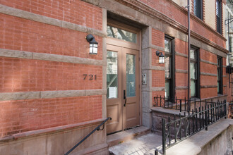 721 Saint Nicholas Ave in New York, NY - Building Photo - Building Photo