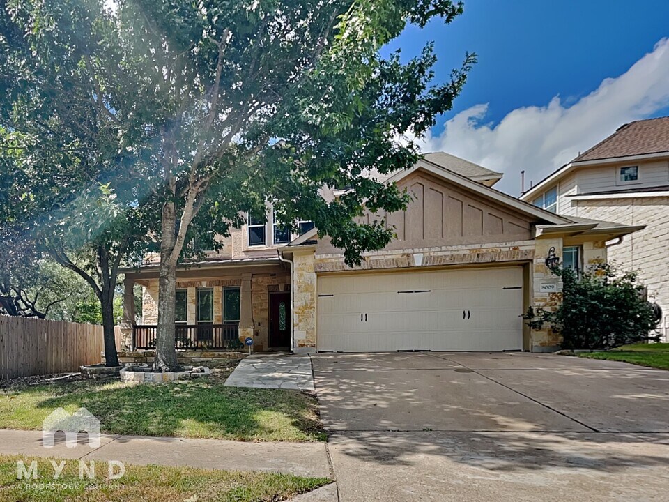 8009 Levata Dr in Austin, TX - Building Photo