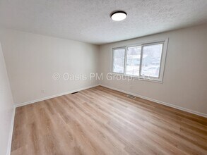 3983 Lynward Rd in Columbus, OH - Foto de edificio - Building Photo