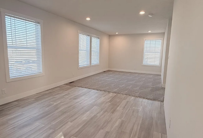 17050 Coventry Ln in Holly, MI - Foto de edificio - Building Photo