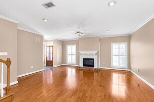 9007 Highland Rd in Baton Rouge, LA - Building Photo