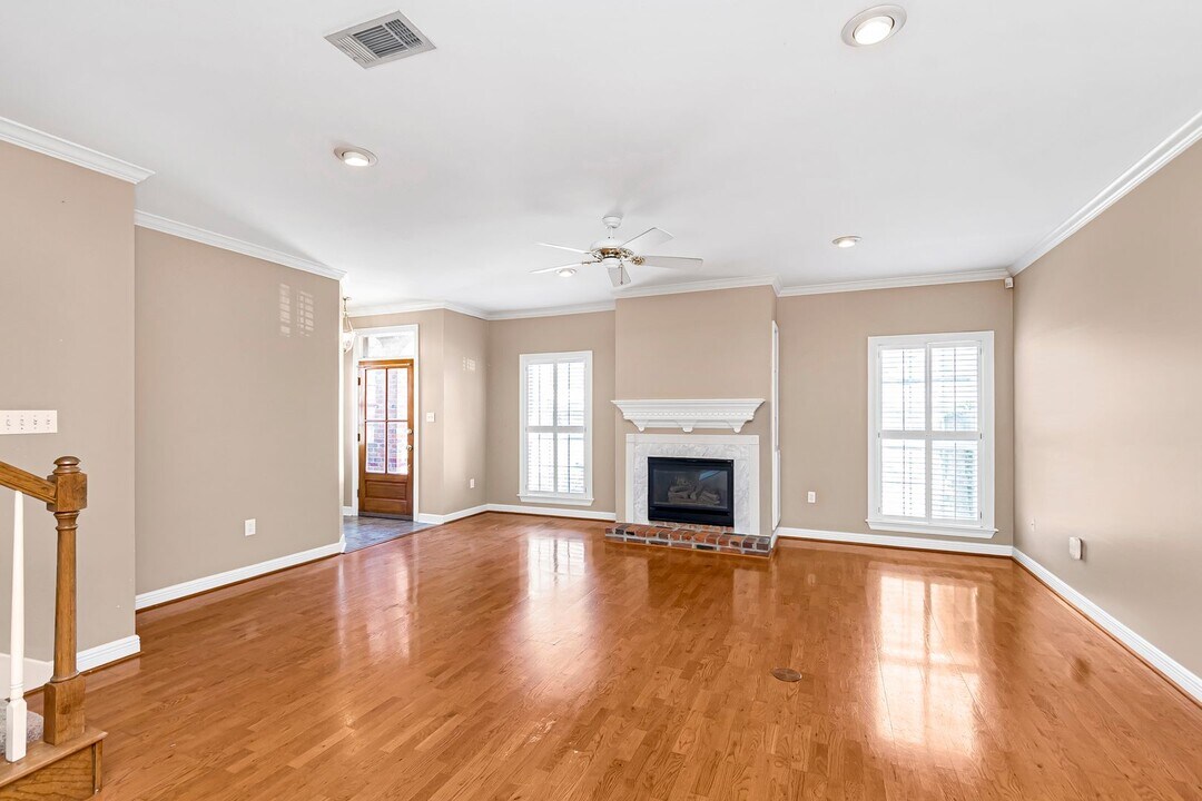 9007 Highland Rd in Baton Rouge, LA - Building Photo