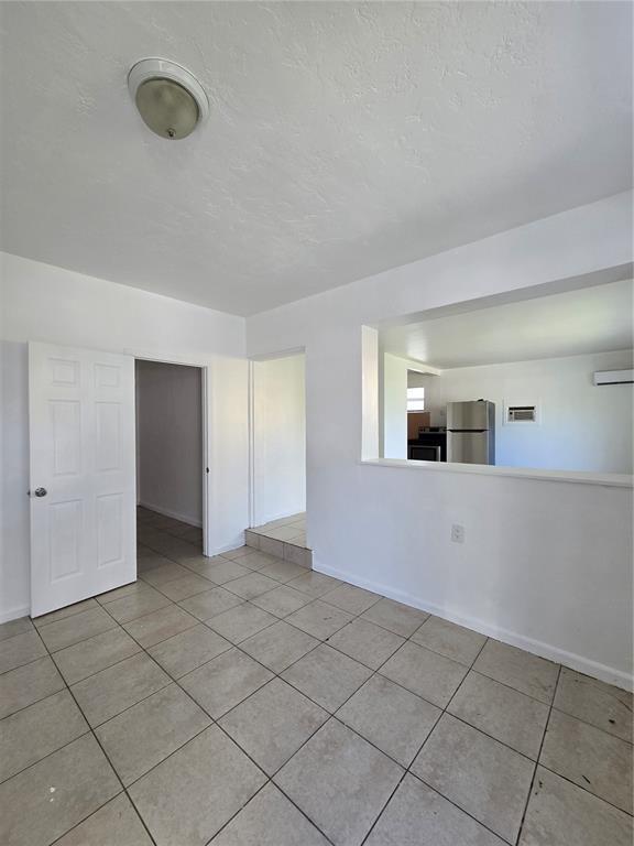 2040 Pierce St, Unit 1 in Hollywood, FL - Foto de edificio - Building Photo