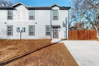 807 Fletcher St in Gainesville, TX - Building Photo - Building Photo