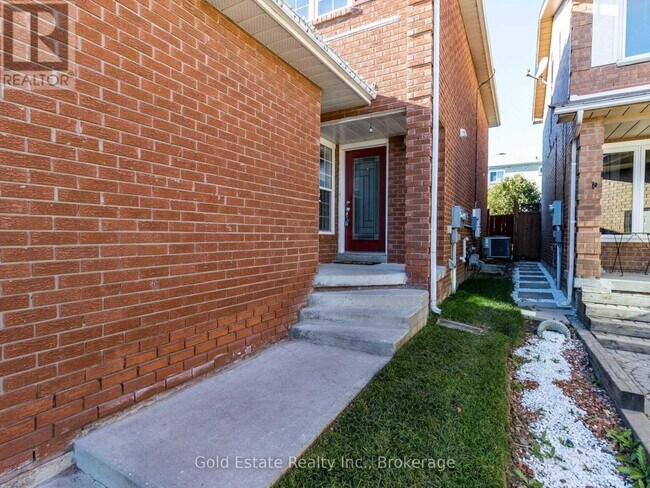25 Horsham St in Brampton, ON - Building Photo - Building Photo