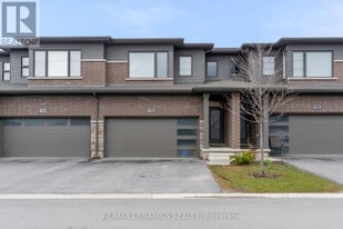 4552 Portage Rd in Niagara Falls, ON - Building Photo