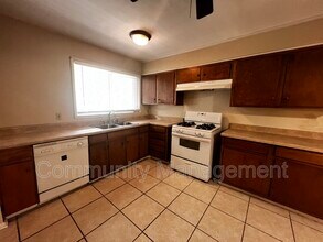 2415 Rhododendron Ave in Baton Rouge, LA - Building Photo - Building Photo