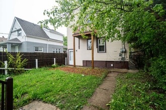 3345 N Richards St in Milwaukee, WI - Building Photo - Building Photo