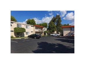 Park Vista Apartments in Chula Vista, CA - Building Photo - Building Photo