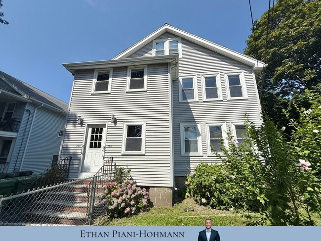 204 School St, Unit 2