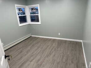 136 Cary Pl in Freeport, NY - Building Photo - Building Photo