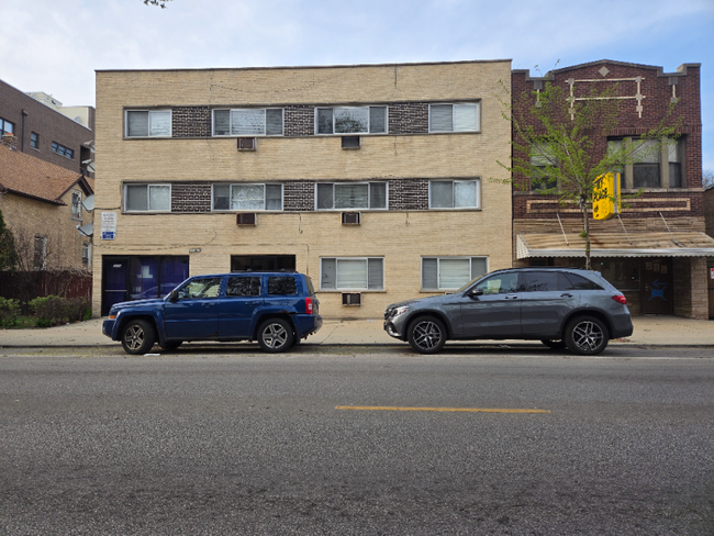 property at 2214 W Touhy Ave