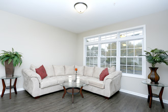 Brookside Court At Rahway in Rahway, NJ - Building Photo - Interior Photo