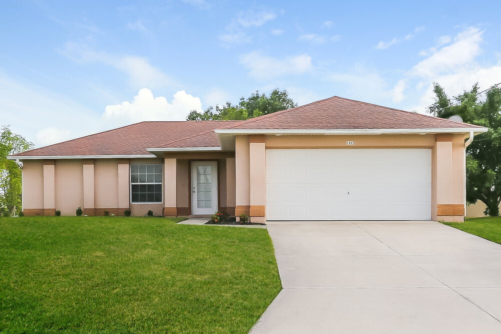 1402 SW 39th Terrace in Cape Coral, FL - Building Photo