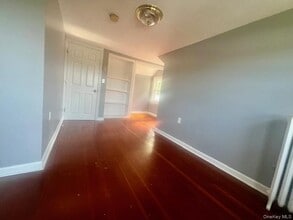 330 Bucks Hollow Rd in Mahopac, NY - Building Photo - Building Photo