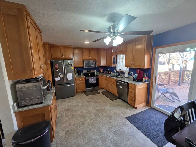 802 Brentwood Ave in Sedalia, MO - Building Photo - Building Photo