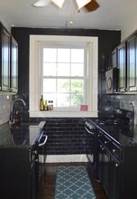 565 Eastern Pkwy, Unit B in Louisville, KY - Foto de edificio - Building Photo