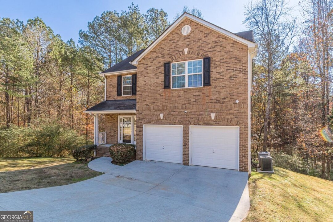 1224 Woodfield Trce in Lithonia, GA - Building Photo