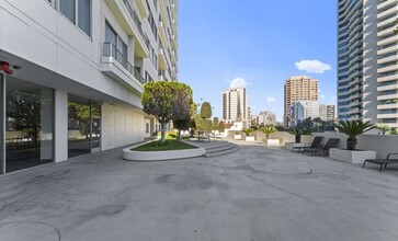 10501 Wilshire Blvd, Unit 1905 in Los Angeles, CA - Building Photo - Building Photo