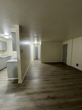 9017 236th St SW, Unit D in Edmonds, WA - Building Photo - Building Photo