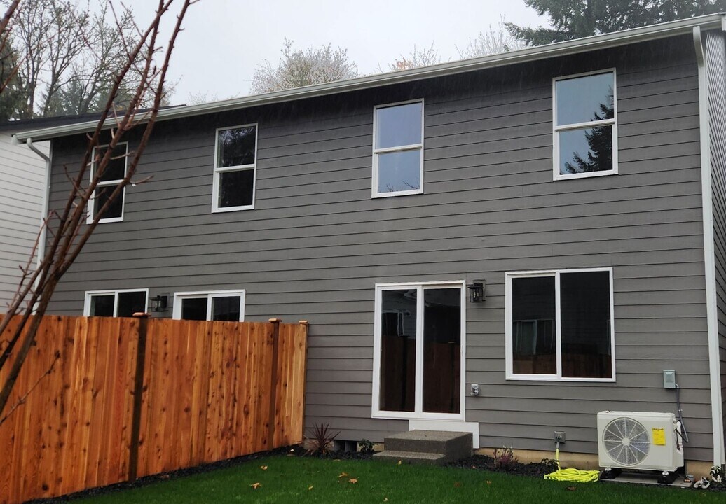 1820 chipman St SE in Olympia, WA - Building Photo