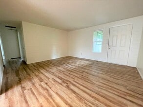 1330 S Ivy St in Cornelius, OR - Building Photo - Building Photo