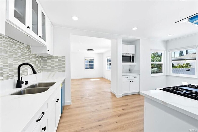 2704 184th St in Redondo Beach, CA - Building Photo - Building Photo