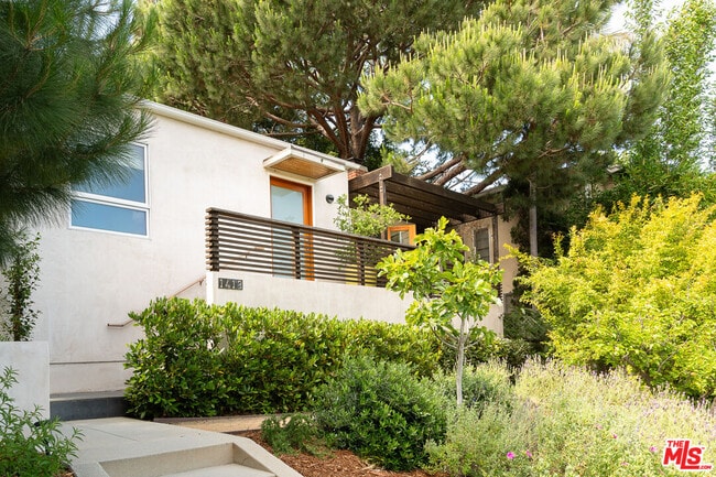 1413 Ashland Ave in Santa Monica, CA - Building Photo - Building Photo