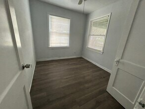 1602 Wambolt St in Jacksonville, FL - Foto de edificio - Building Photo