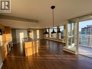 135 17th Street E in North Vancouver, BC - Building Photo - Building Photo