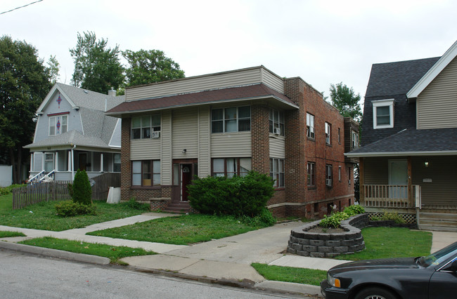 139 N 31st Ave in Omaha, NE - Building Photo - Building Photo