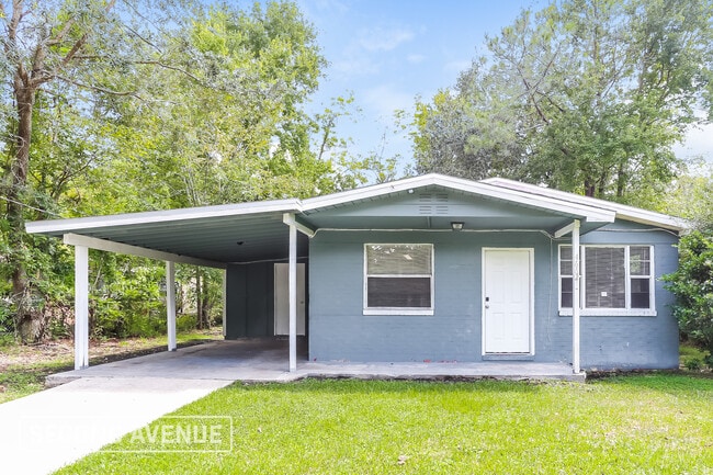 property at 4662 Roanoke Blvd