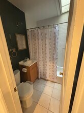 1917 D St NE in Washington, DC - Foto de edificio - Building Photo