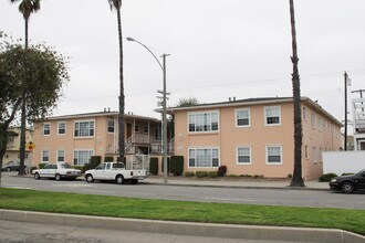 4401-4411 E Ocean Blvd in Long Beach, CA - Foto de edificio - Building Photo
