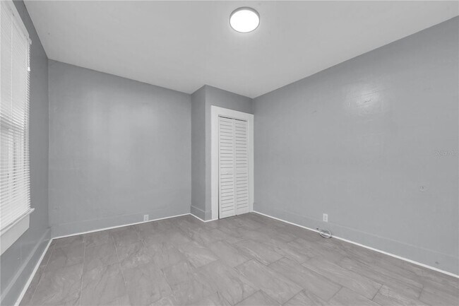 2118 Walton St S, Unit 221 in St. Petersburg, FL - Building Photo - Building Photo