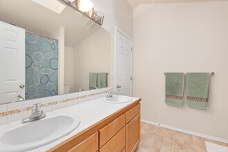 11709 16th Ave NE in Seattle, WA - Building Photo - Building Photo