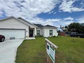110 Alta Vista Way in Davenport, FL - Building Photo
