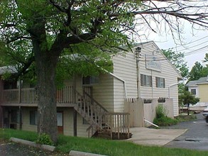 Jolly Flatz in Lansing, MI - Foto de edificio - Building Photo