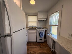 8 Armonk St in Greenwich, CT - Building Photo - Building Photo