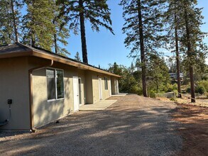 1930 Golf Rd in Paradise, CA - Building Photo - Building Photo